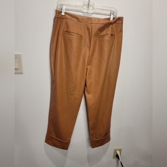 Trina turk size m vegan leather nutmeg colored cuffed pants - Picture 4 of 7